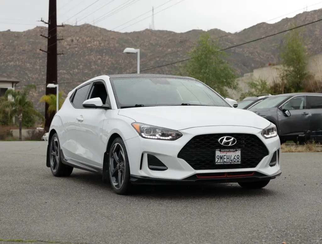 2020 Hyundai Veloster's photo