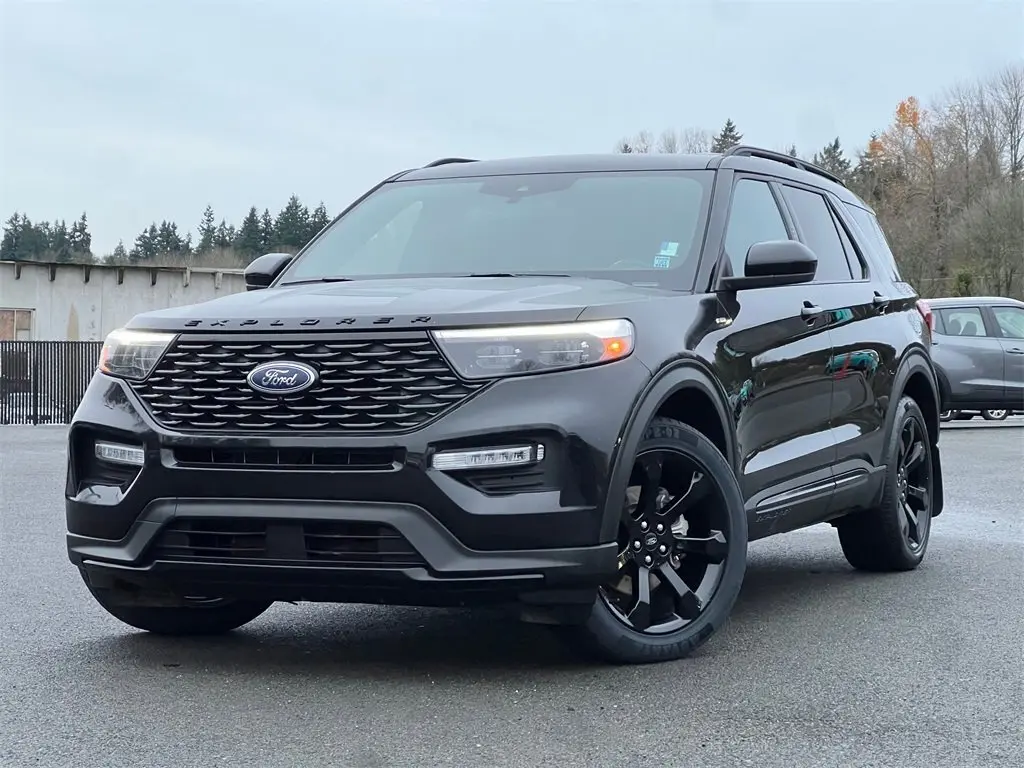 2023 Ford Explorer ST Line's photo