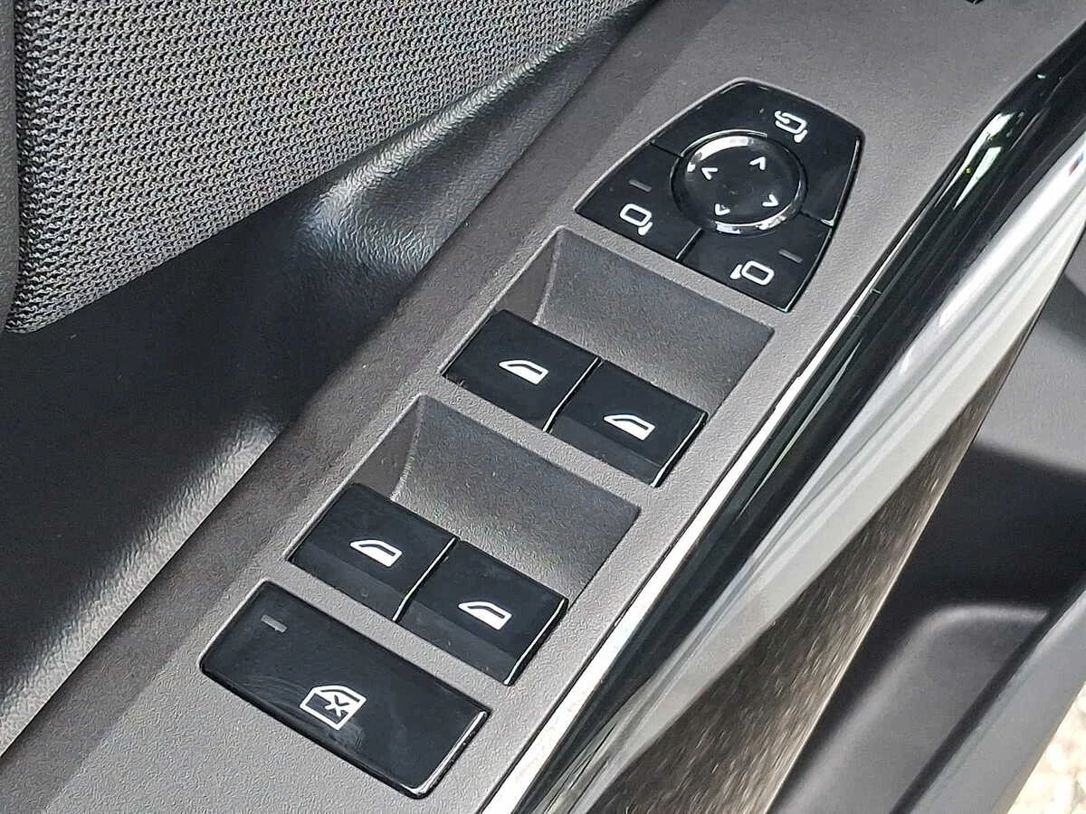 2026 BMW X3 30 - Photo 24