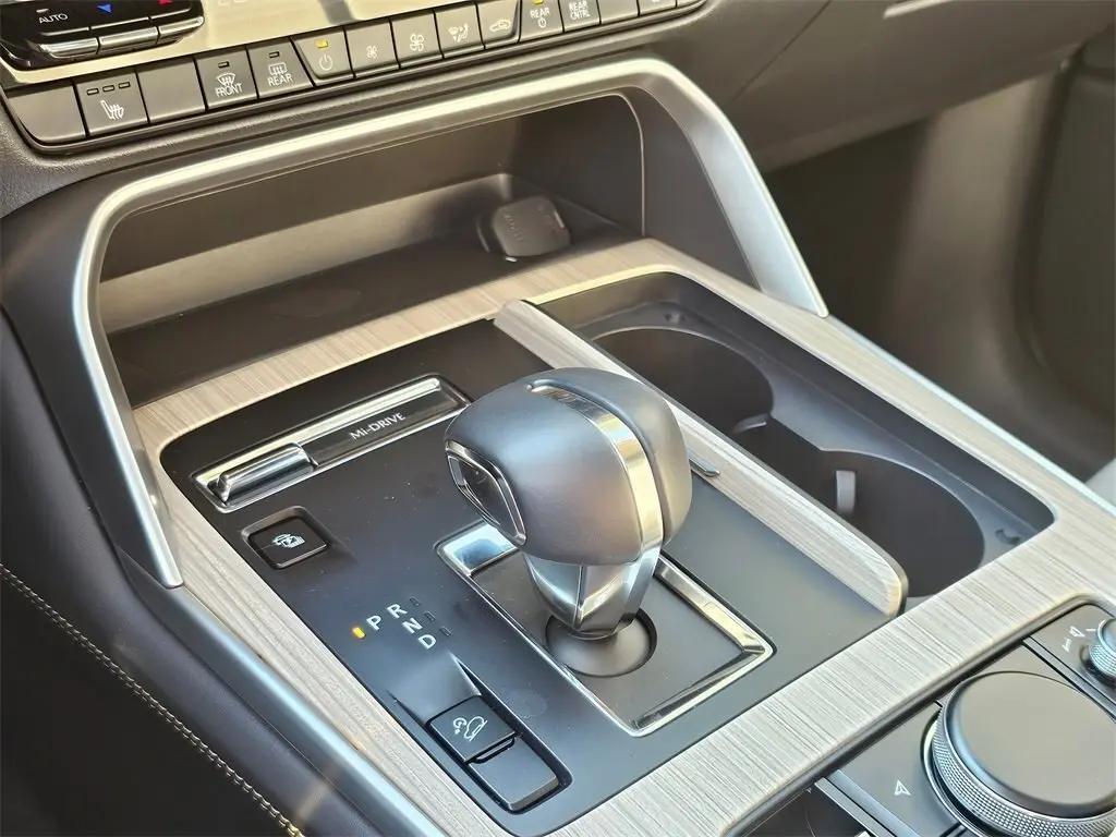 2024 Mazda CX-90 Plug-in Hybrid Premium photo 28