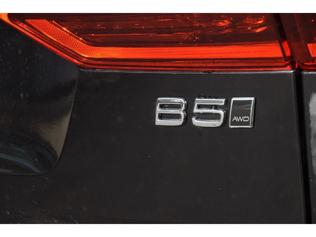 2026 Volvo - image 28