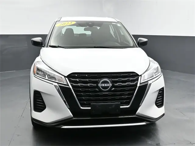 2023 Nissan Kicks S photo 3