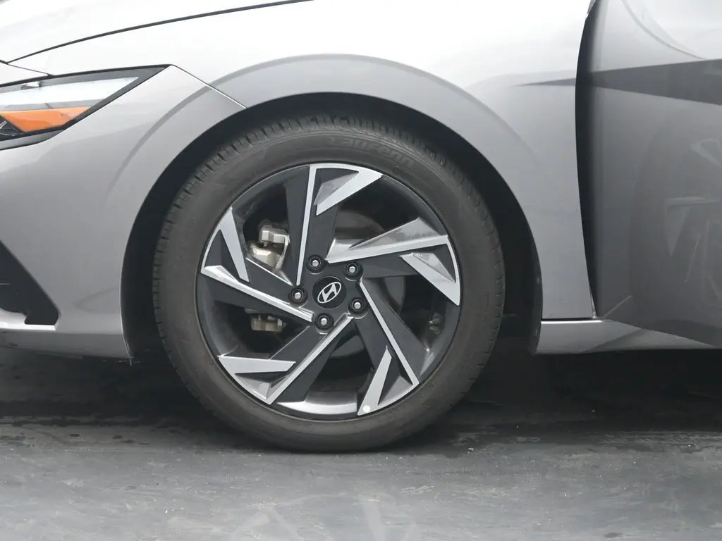 2024 Hyundai Elantra Limited photo 27