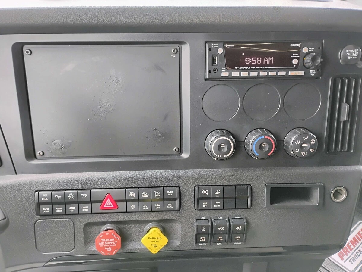 2024 Freightliner Cascadia - image 19