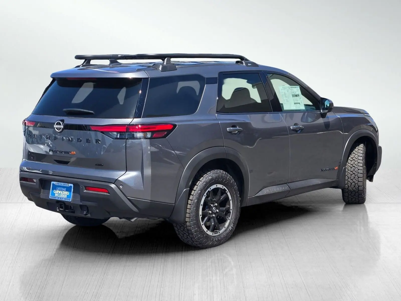 2025 Nissan Pathfinder Rock Creek photo 3