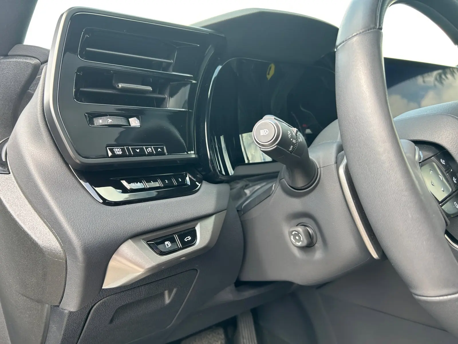 2023 Lexus RX 350h Luxury AWD photo 20