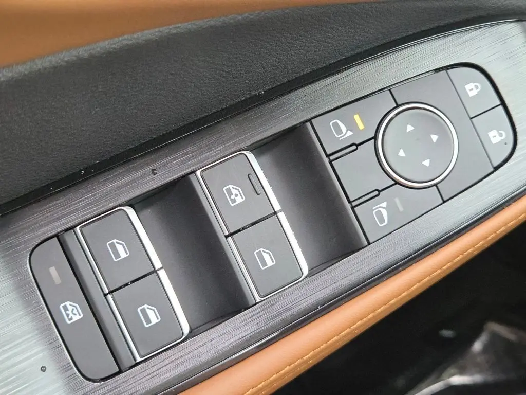 2026 Nissan Rogue Platinum photo 18