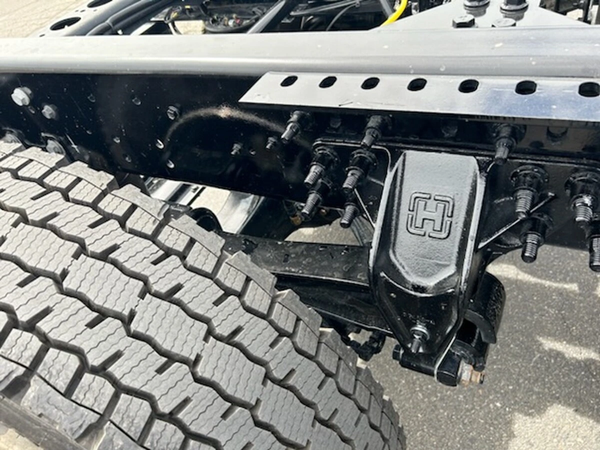 2024 International LT — photo 7