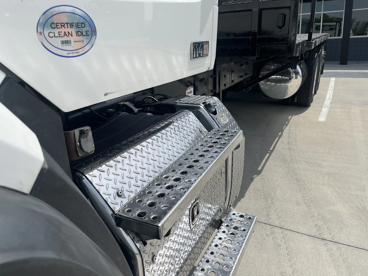 2017 Freightliner 114SD - image 16