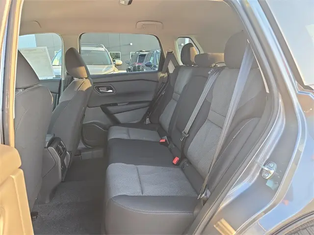 2026 Nissan Rogue SV photo 15