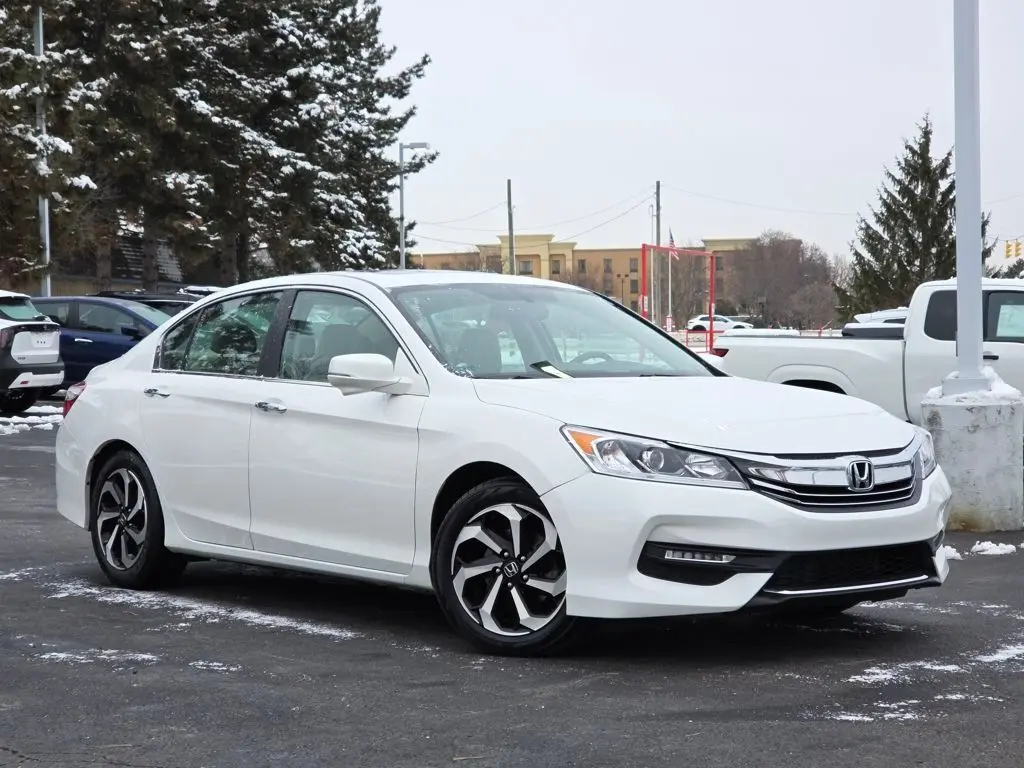 2017 Honda Accord EX-L's photo