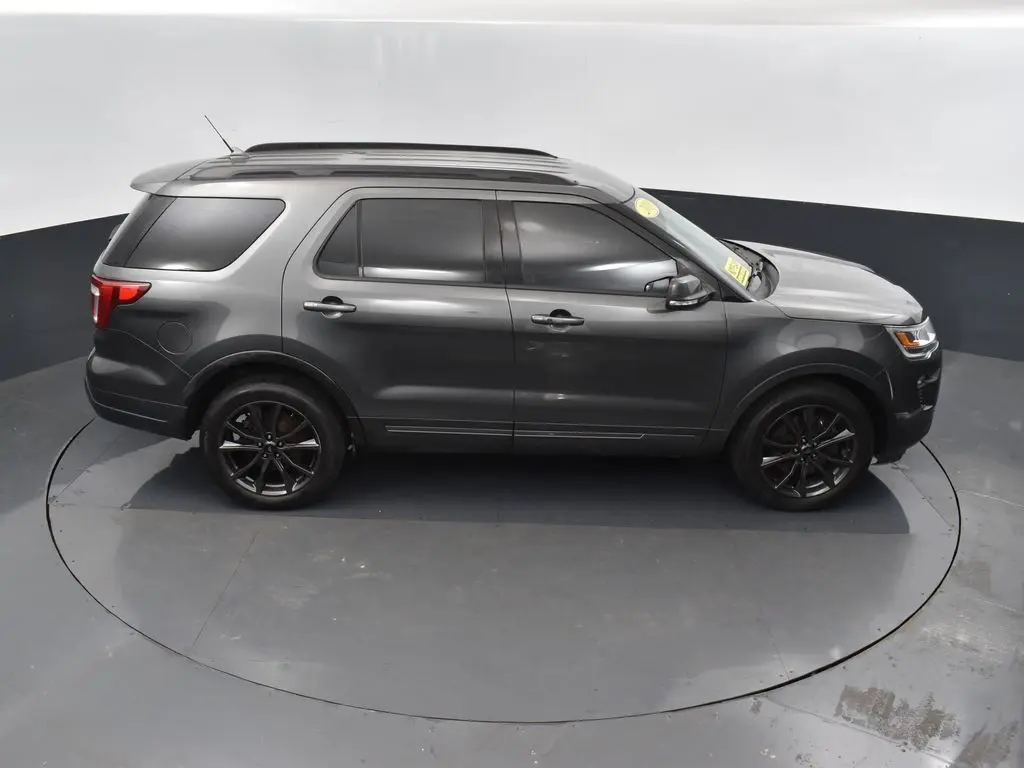 2018 Ford Explorer XLT photo 35