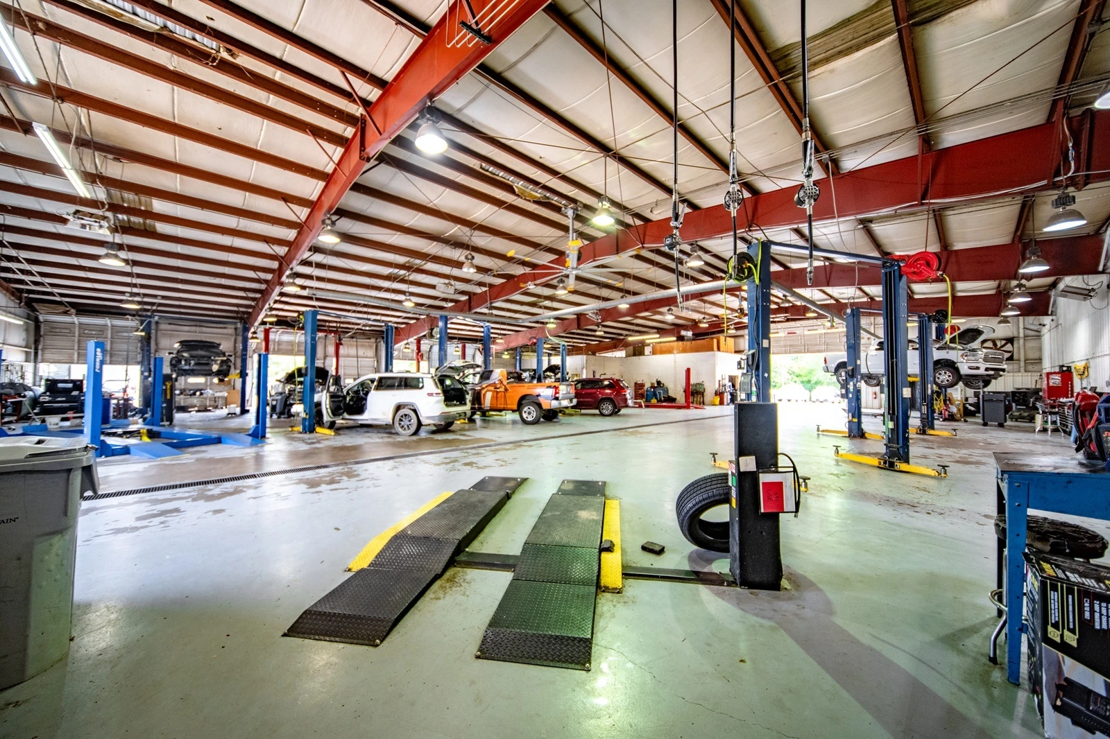 Bonham Chrysler Dodge Jeep Ram service department work bays