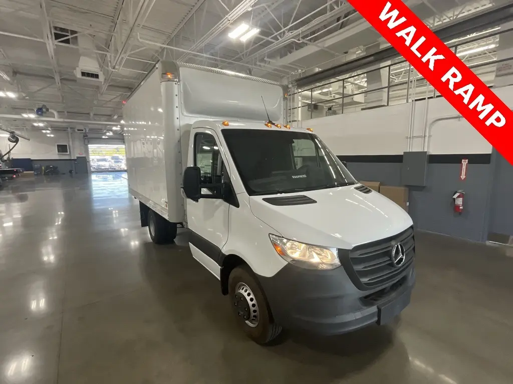 2024 Mercedes-Benz Sprinter Cab Chassis Base's photo