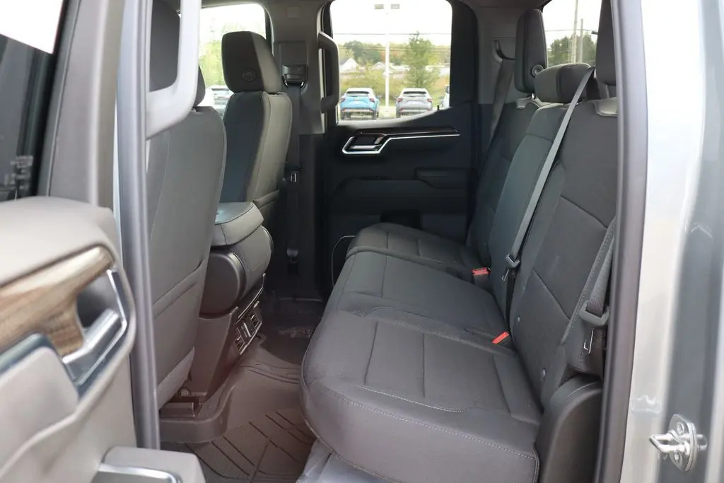 2026 Chevrolet Silverado 1500 RST photo 39