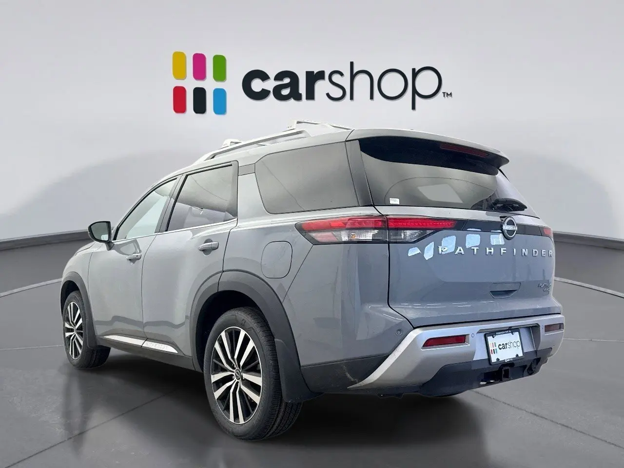 2023 Nissan Pathfinder Platinum photo 2