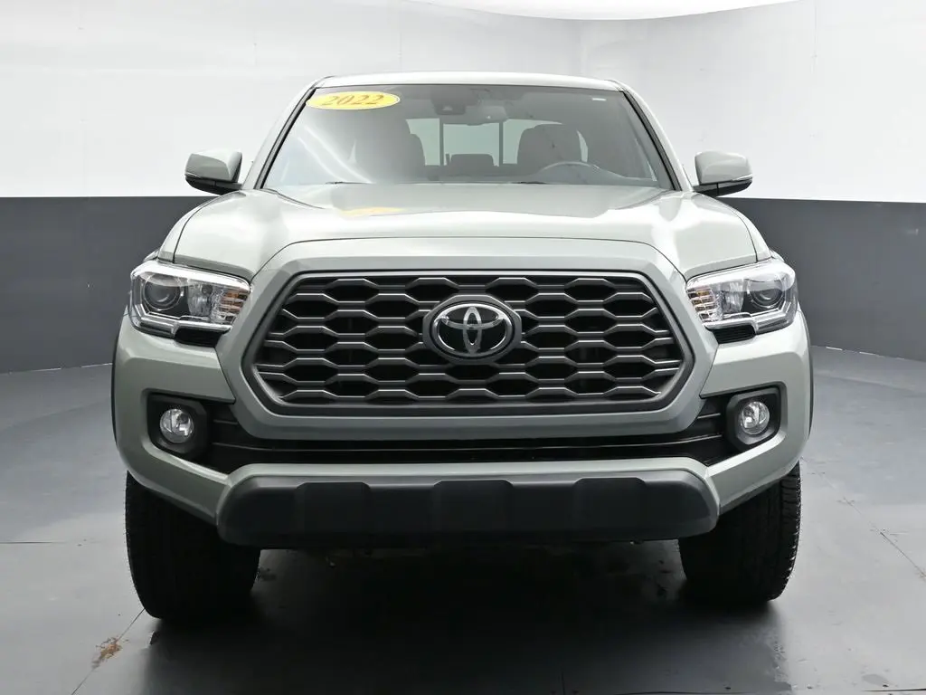 2022 Toyota Tacoma TRD Off-Road V6 photo 2