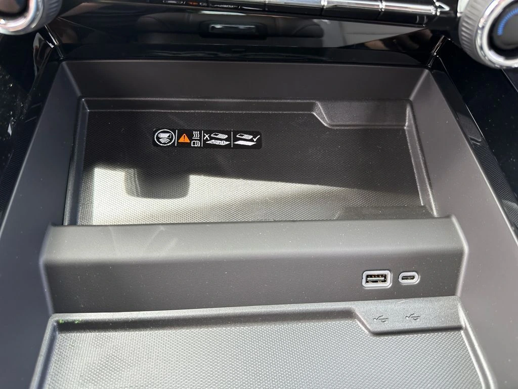 2026 Chevrolet Suburban LT - Photo 33