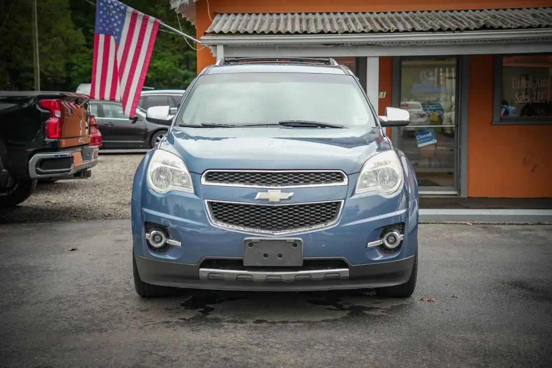 2011 Chevrolet Equinox LT photo 4