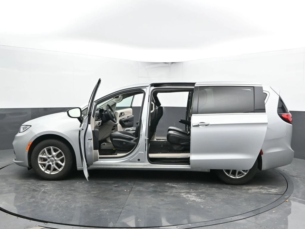 2024 Chrysler Pacifica Touring L - Photo 56