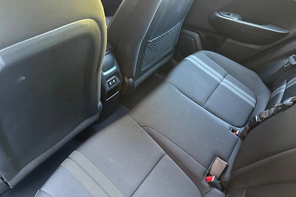 2025 Hyundai Venue SEL - Photo 12