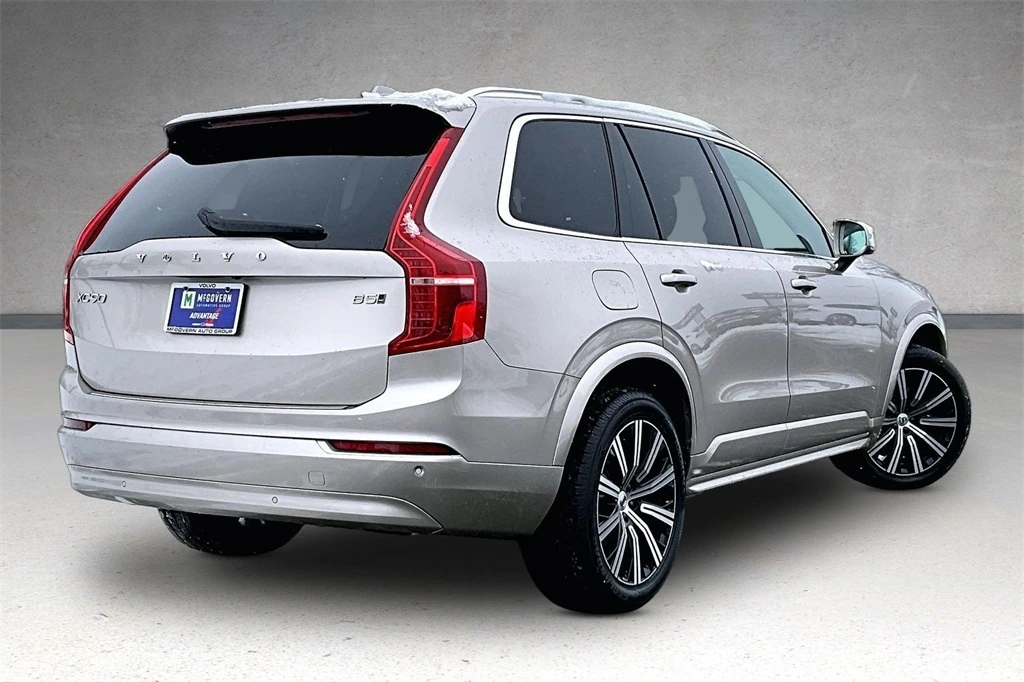 2023 Volvo - image 6