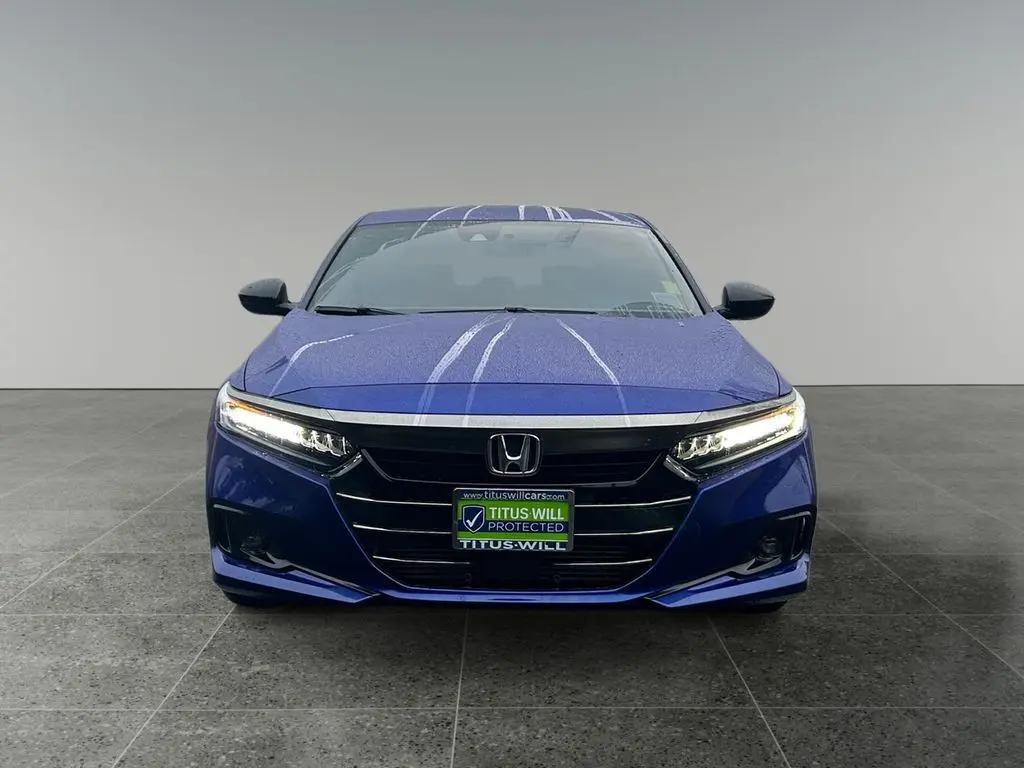 2022 Honda Accord Sport 2.0T photo 2