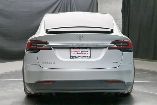 2016 Tesla Model X 90D photo 12