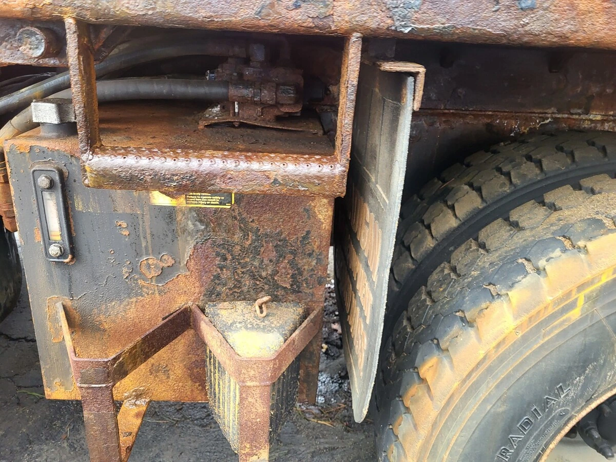 2005 International - image 34