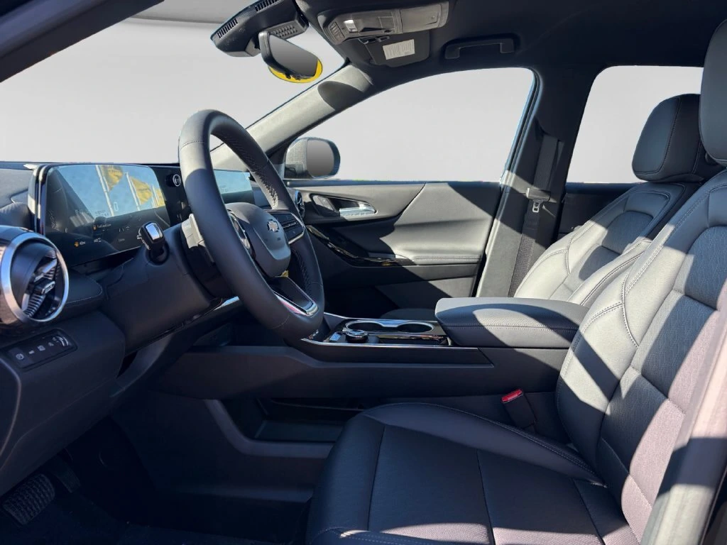 2027 Chevrolet Equinox LT - Photo 21