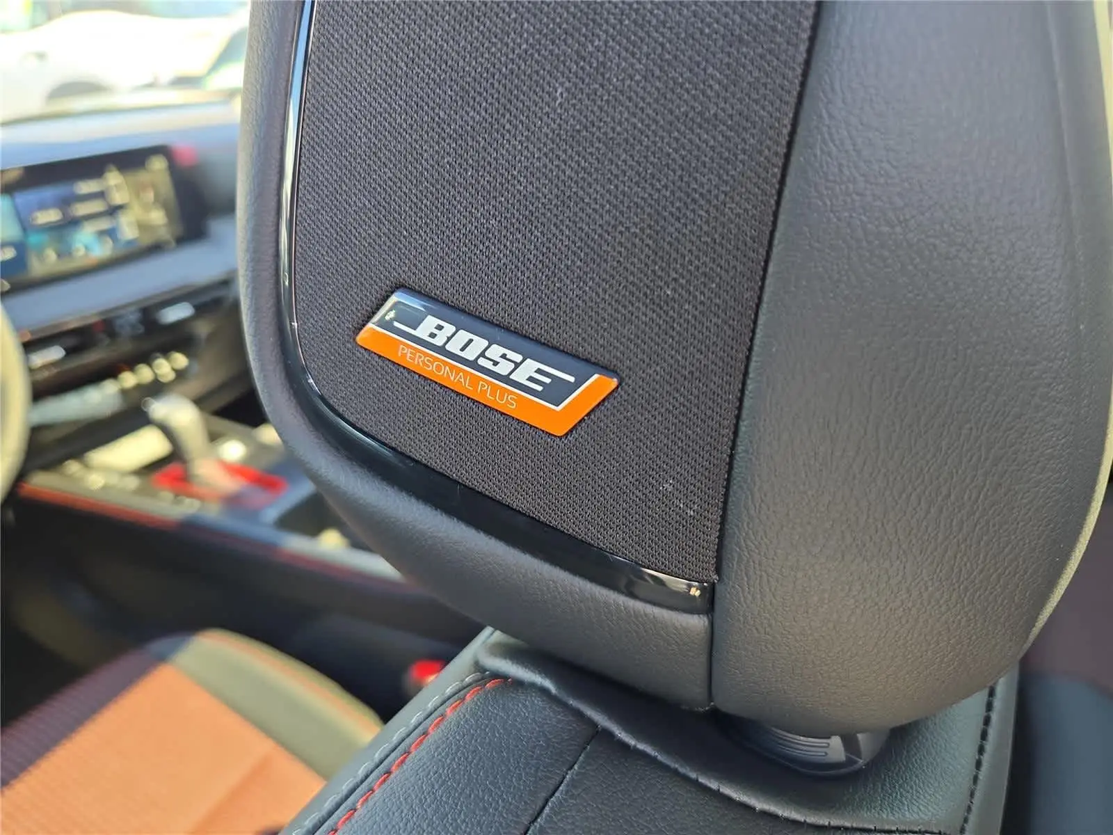 2025 Nissan Kicks SR photo 4