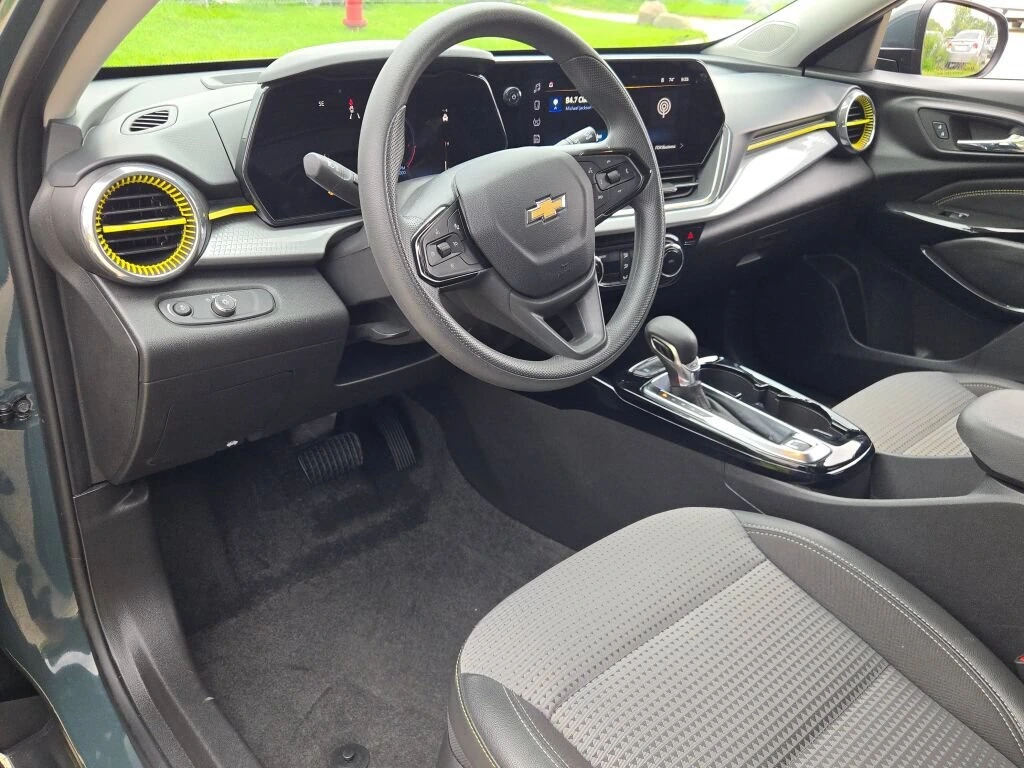 2025 Chevrolet Trax LT - Photo 25