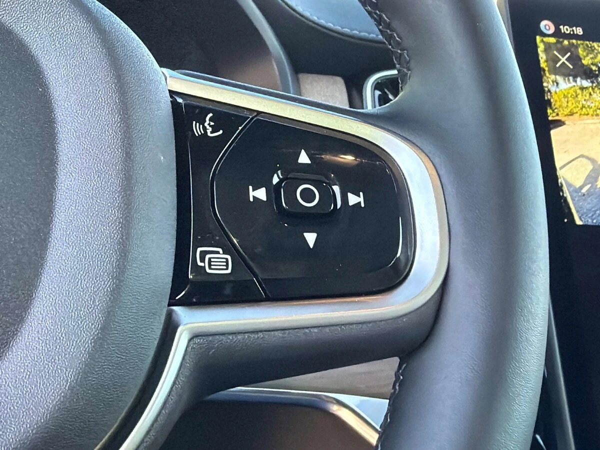 2026 Volvo - image 29