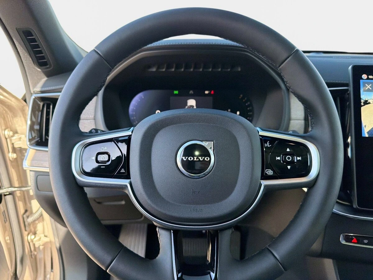 2026 Volvo - image 26