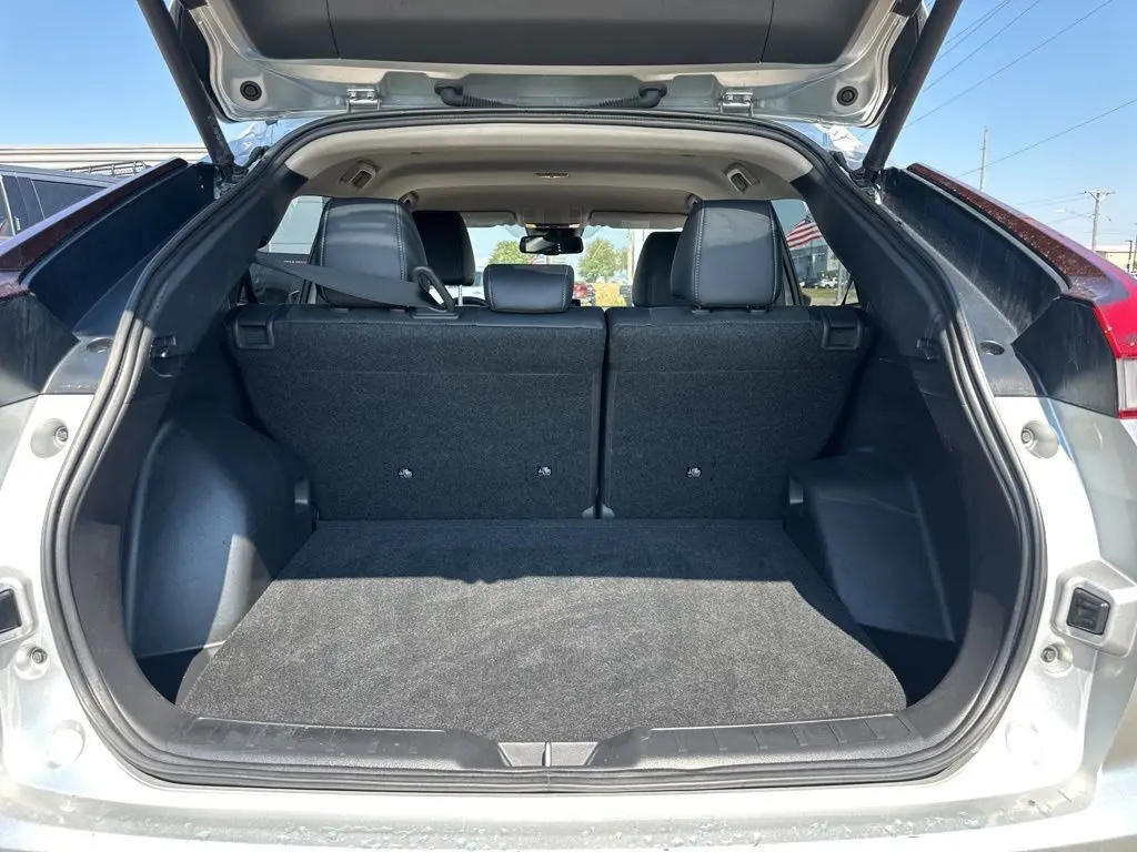 2024 Mitsubishi Eclipse Cross SEL photo 9