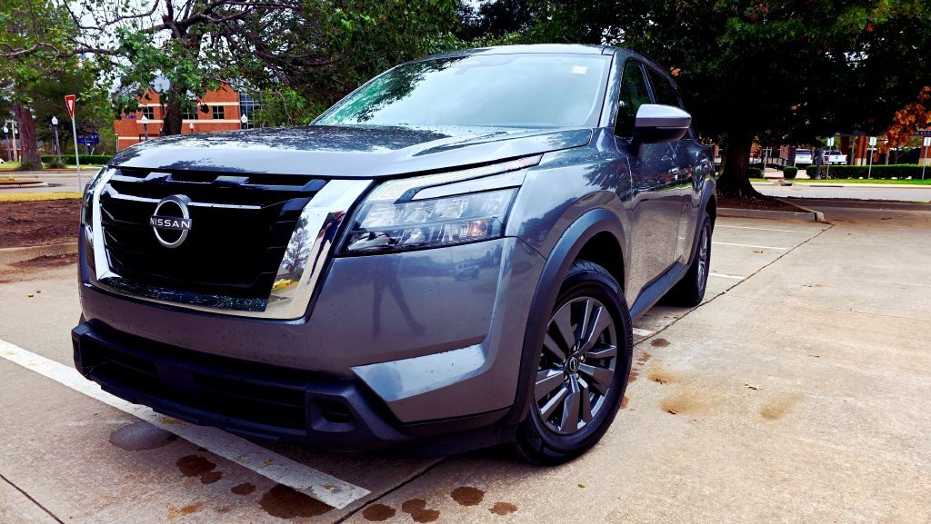 2024 Nissan Pathfinder SV