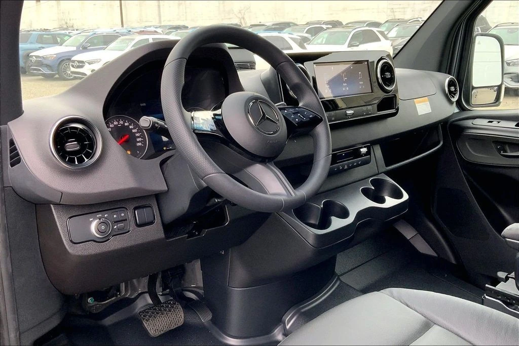 2026 Mercedes-Benz Sprinter Crew Van Base - Photo 8