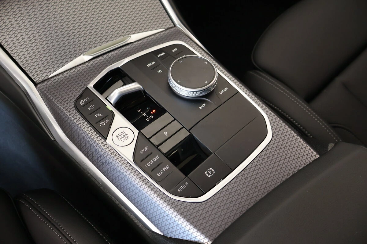2026 BMW 3 Series 330i - Photo 8