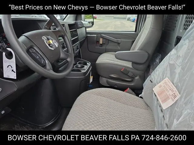 2025 Chevrolet Express 2500 Work Van Cargo photo 3
