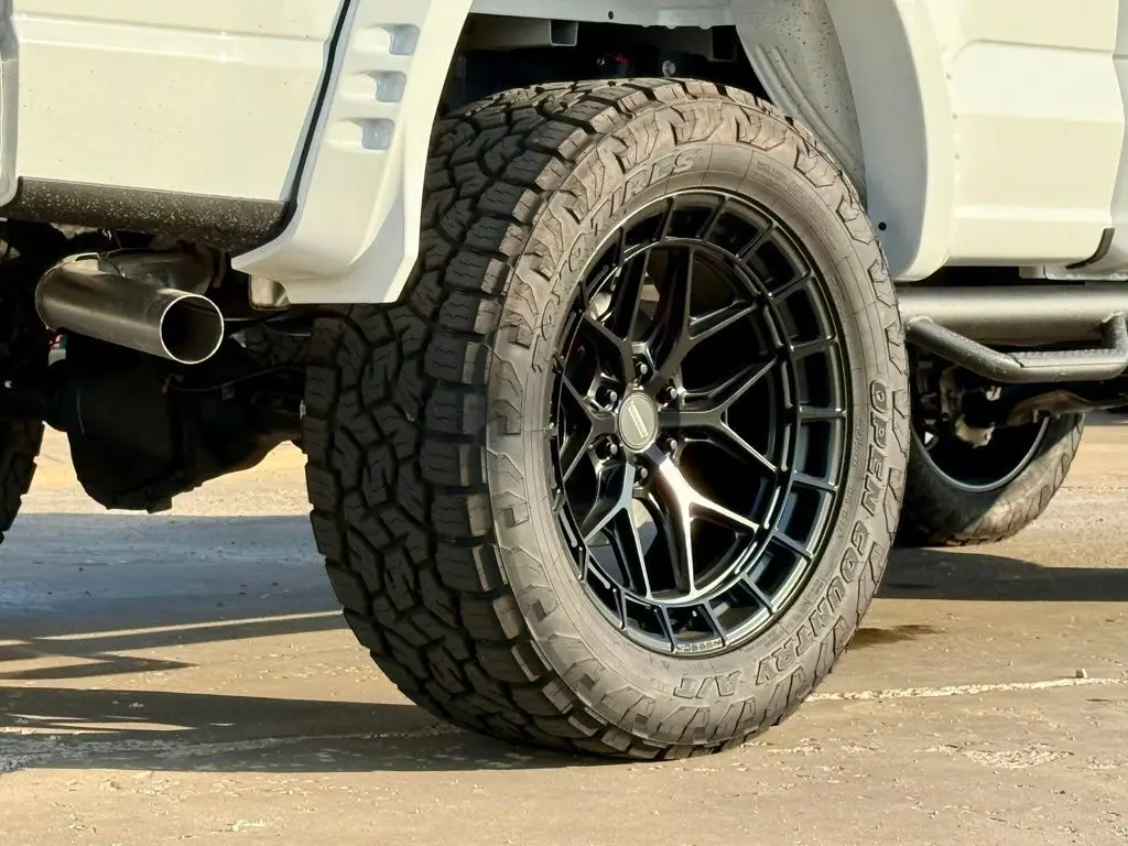 2025 Ford F-150 XLT photo 14