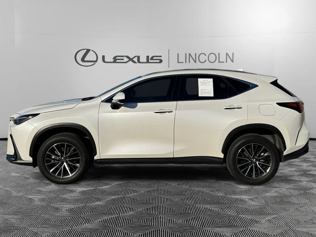 2022 Lexus NX 250 Premium AWD photo 2