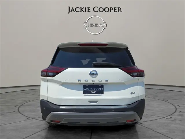 2021 Nissan Rogue SV photo 3