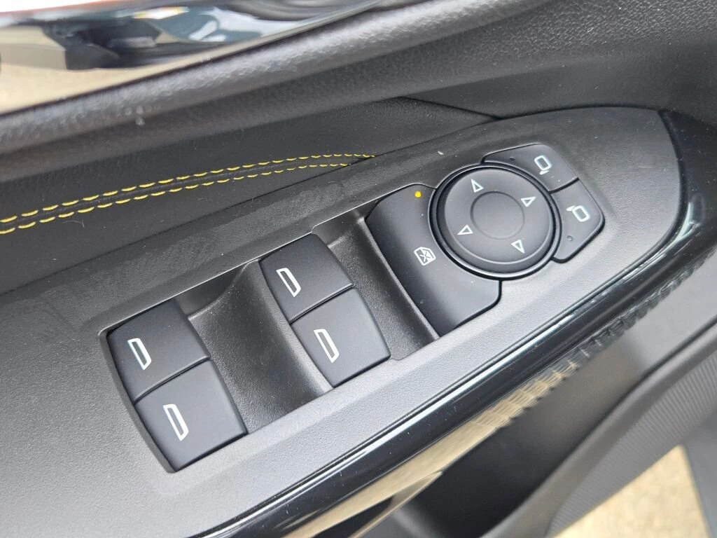 2025 Chevrolet Trax LT - Photo 23