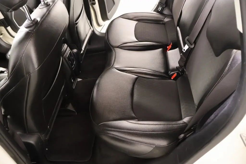 2020 Jeep Compass Latitude photo 3