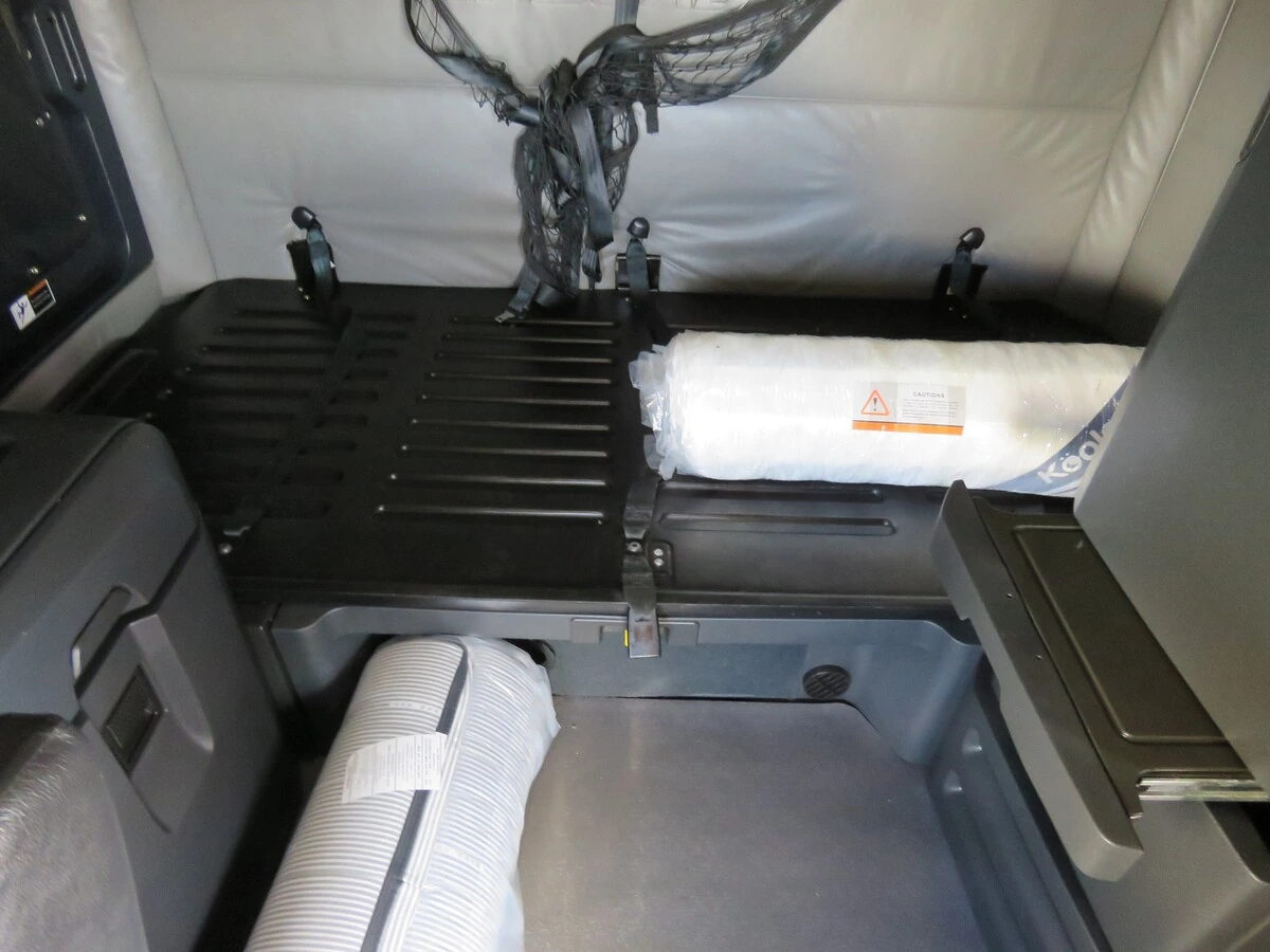 2022 Freightliner Cascadia - image 17