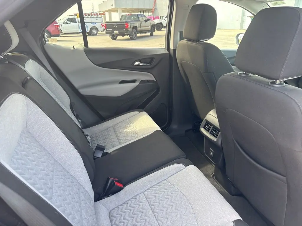 2024 Chevrolet Equinox LT photo 13