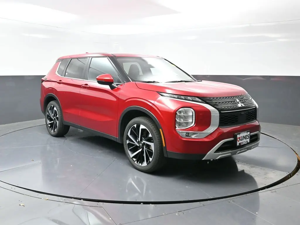 2024 Mitsubishi Outlander SE Ralliart photo 3