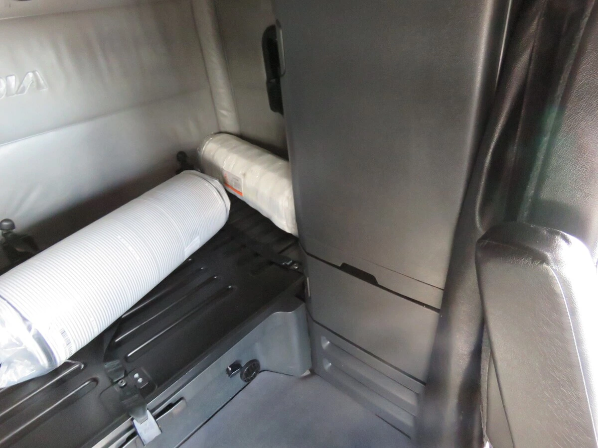 2022 Freightliner Cascadia - image 16