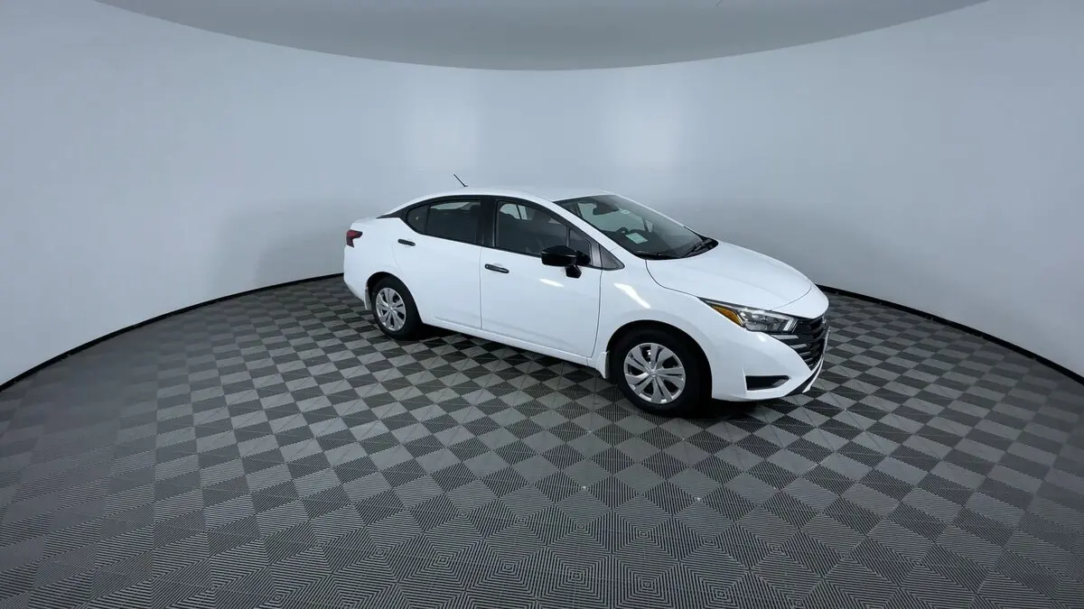 2025 Nissan Versa S photo 2