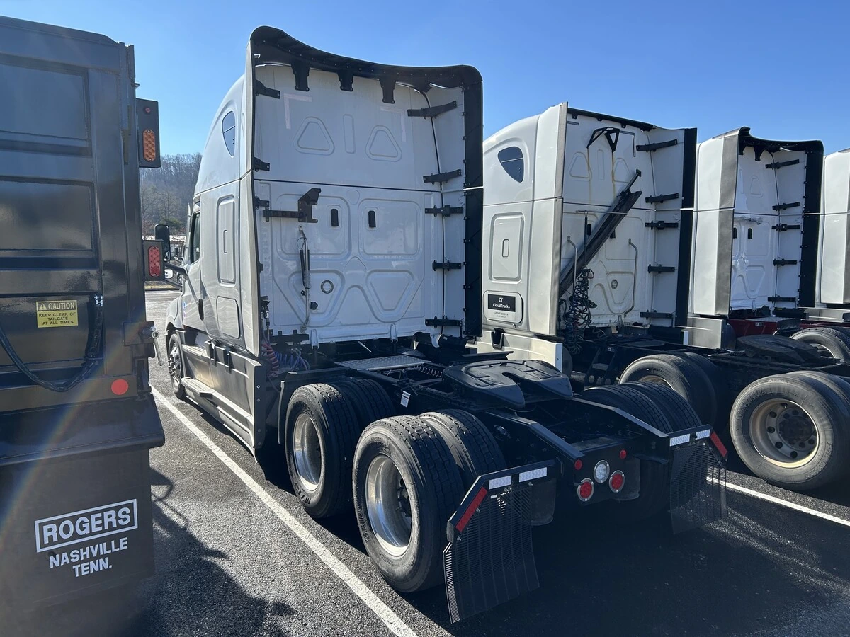 2026 Freightliner Cascadia - image 4